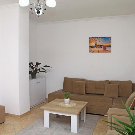 Beautiful Apartment At Port Side! Durrës Kültér fotó
