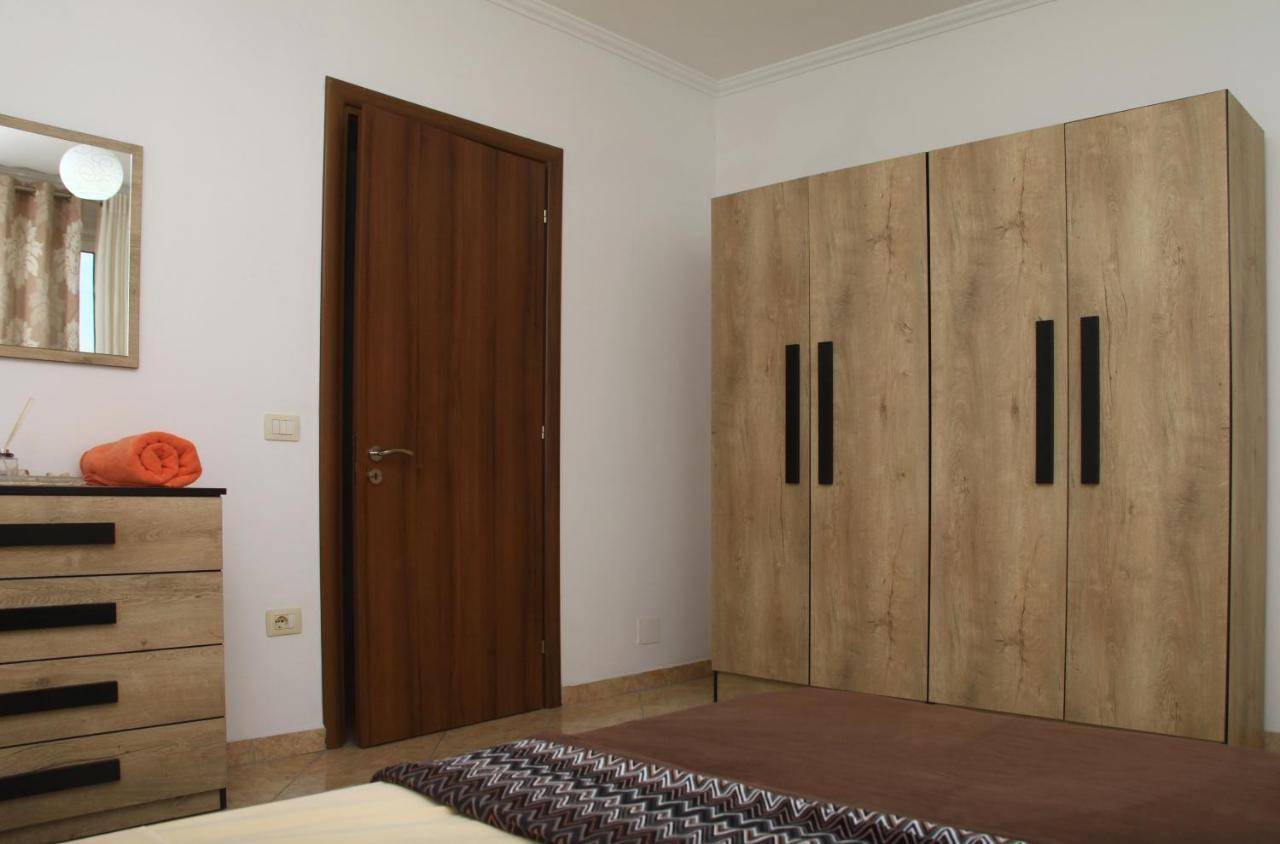 Beautiful Apartment At Port Side! Durrës Kültér fotó